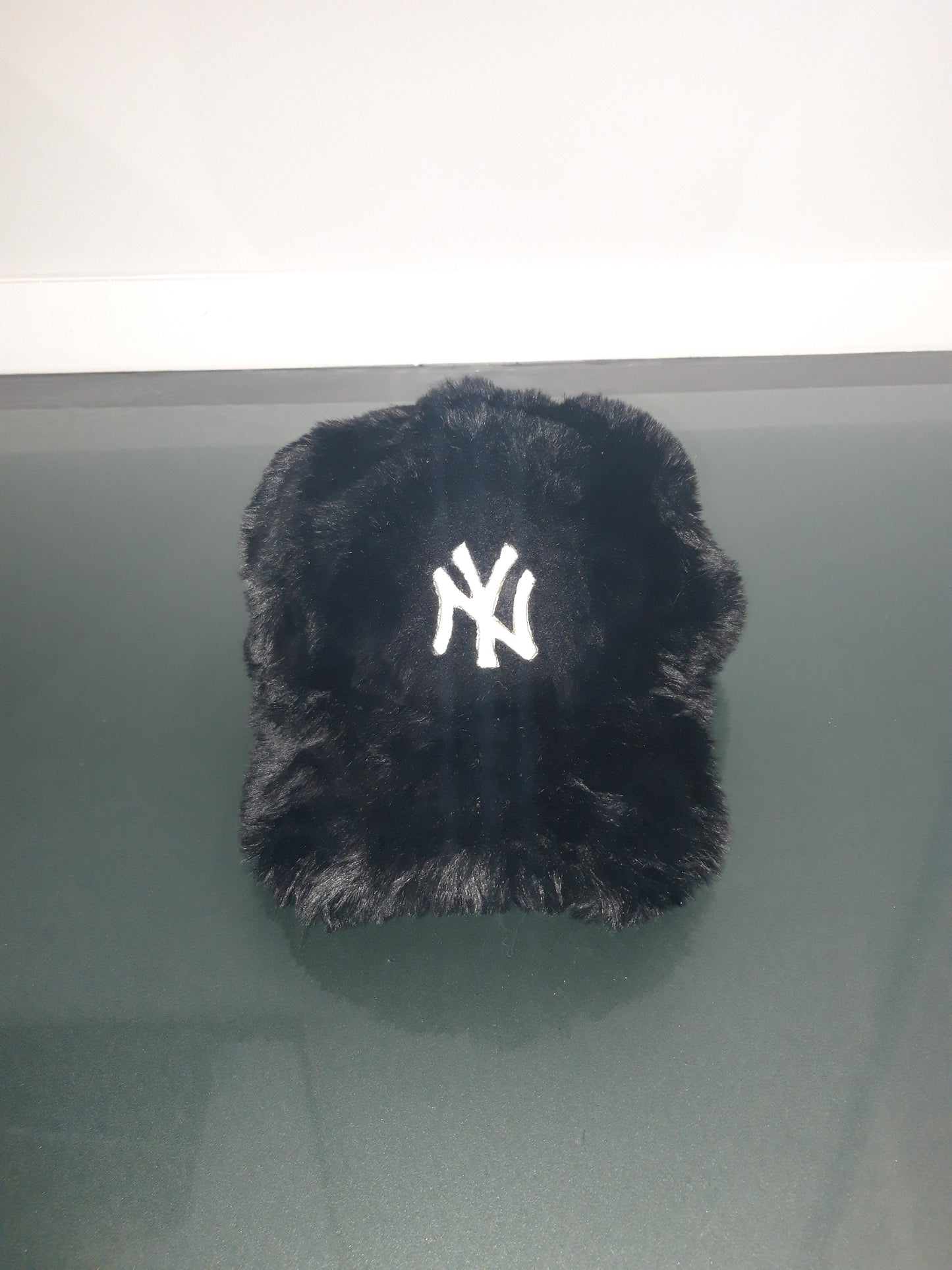 BLACK - (NY) FAUX FUR CAP - ONE SIZE