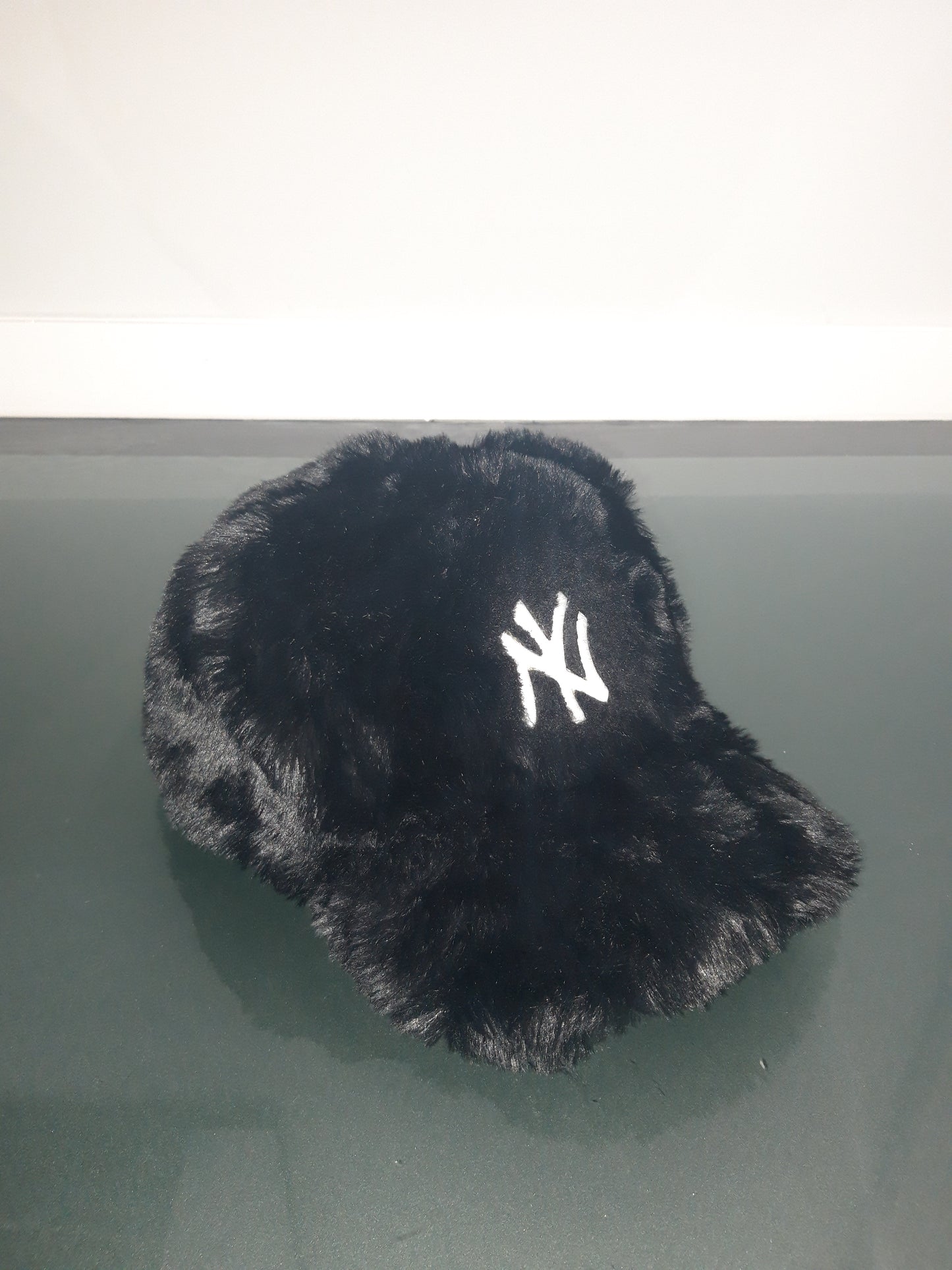 BLACK - (NY) FAUX FUR CAP - ONE SIZE